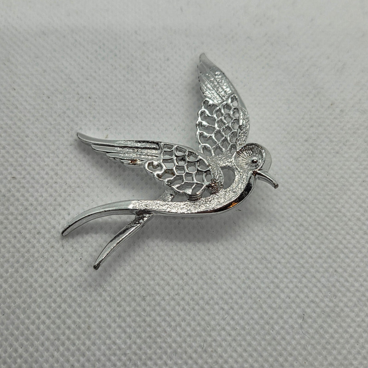 Vintage Sarah Coventry Silver-Tone Dove Bird Brooch