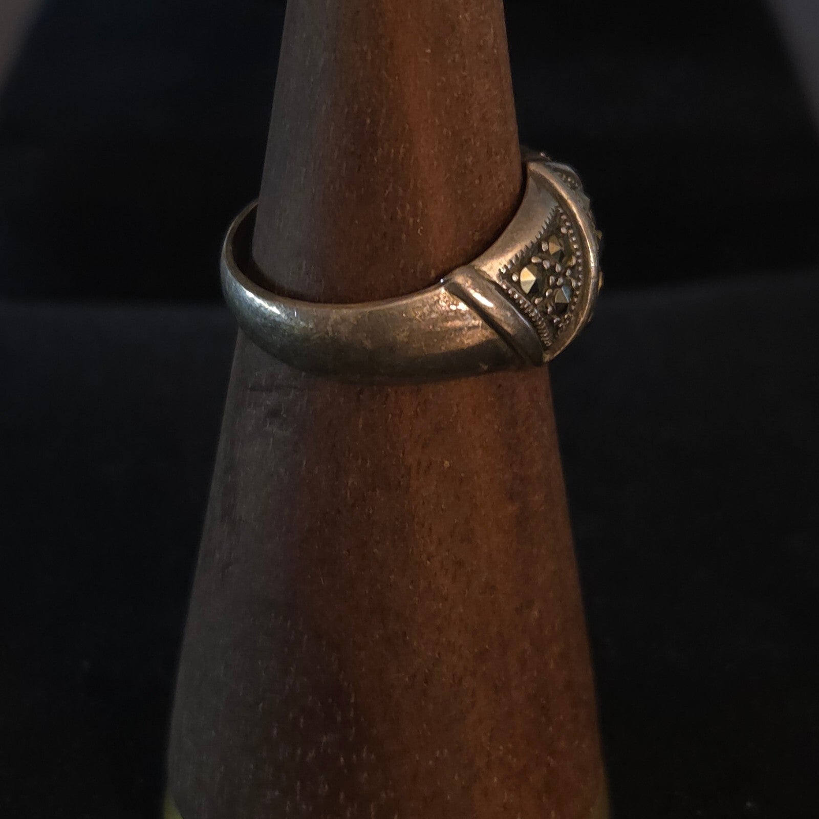 Vintage Art Deco Sterling Silver V-Shspe Marcasite Ring