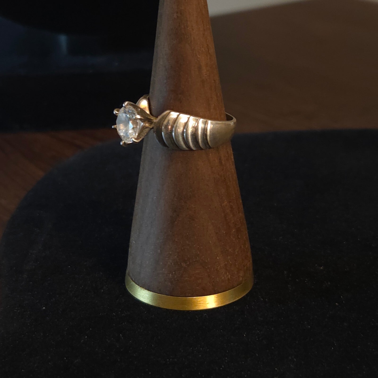Vintage Size 9 Sterling Silver Ripple Band with CZ Stone