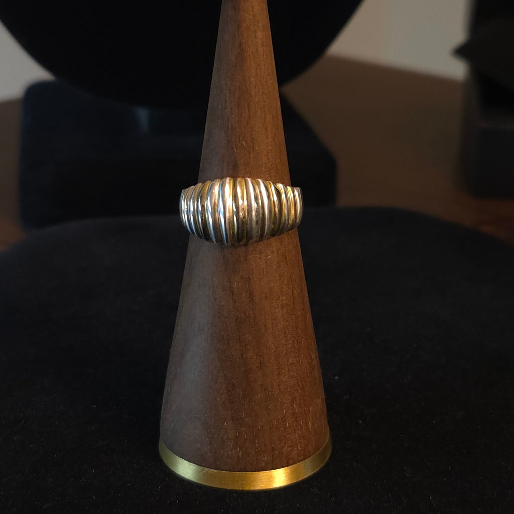 Vintage Size 7 Sterling Silver Two-Tone Ribbed Ring