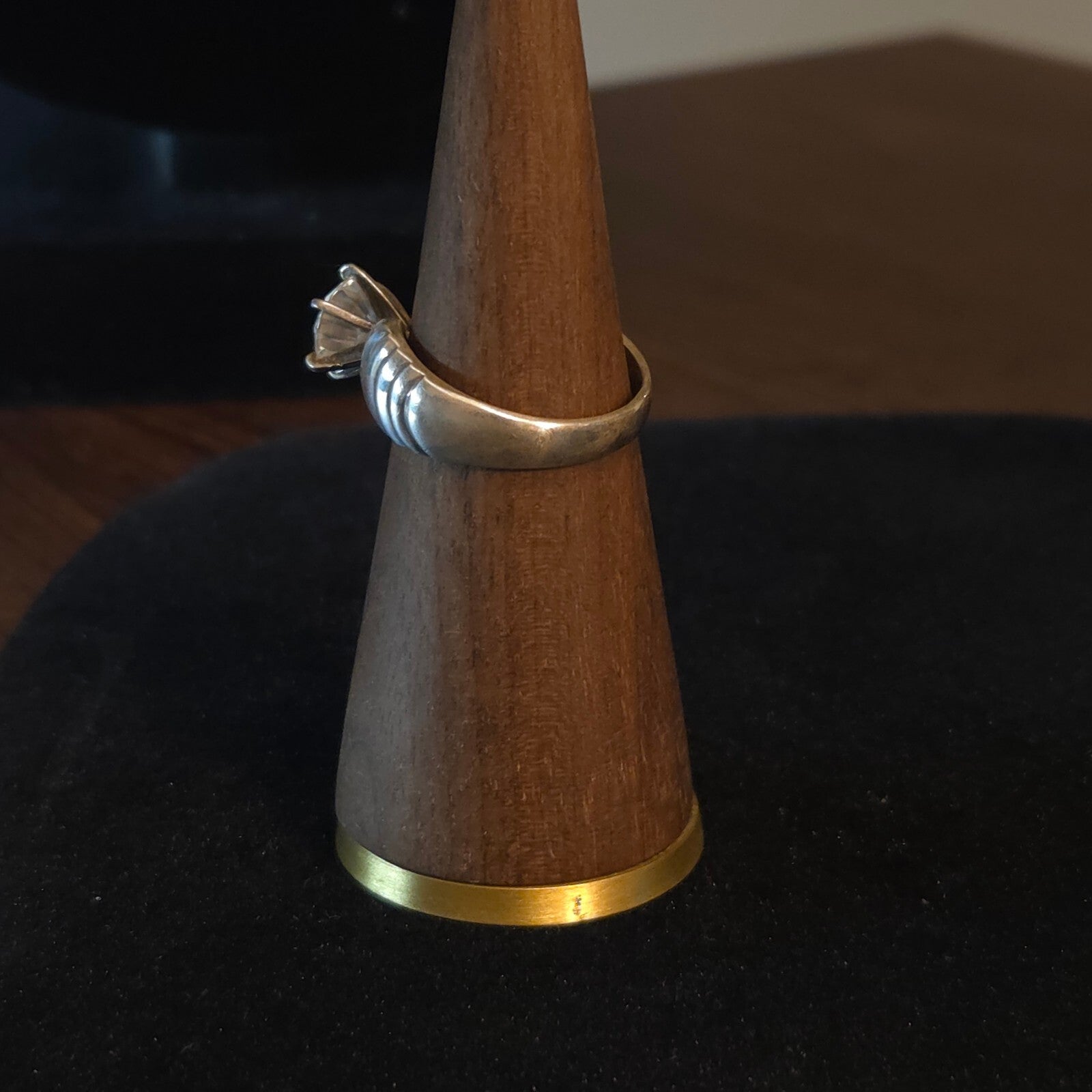 Vintage Size 9 Sterling Silver Ripple Band with CZ Stone