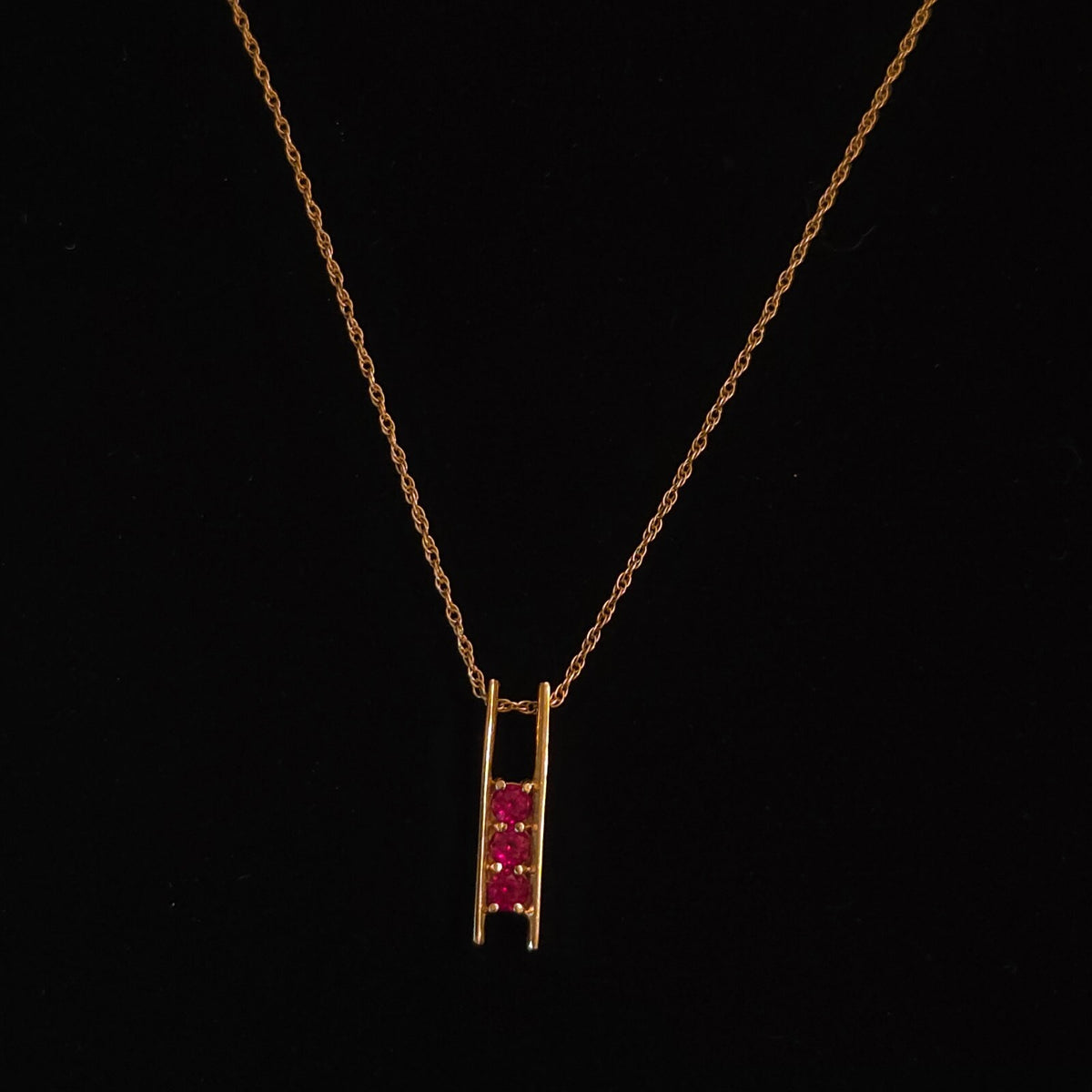 Vintage 18" 14K Gold & Ruby Vertical Bar Pendant Necklace