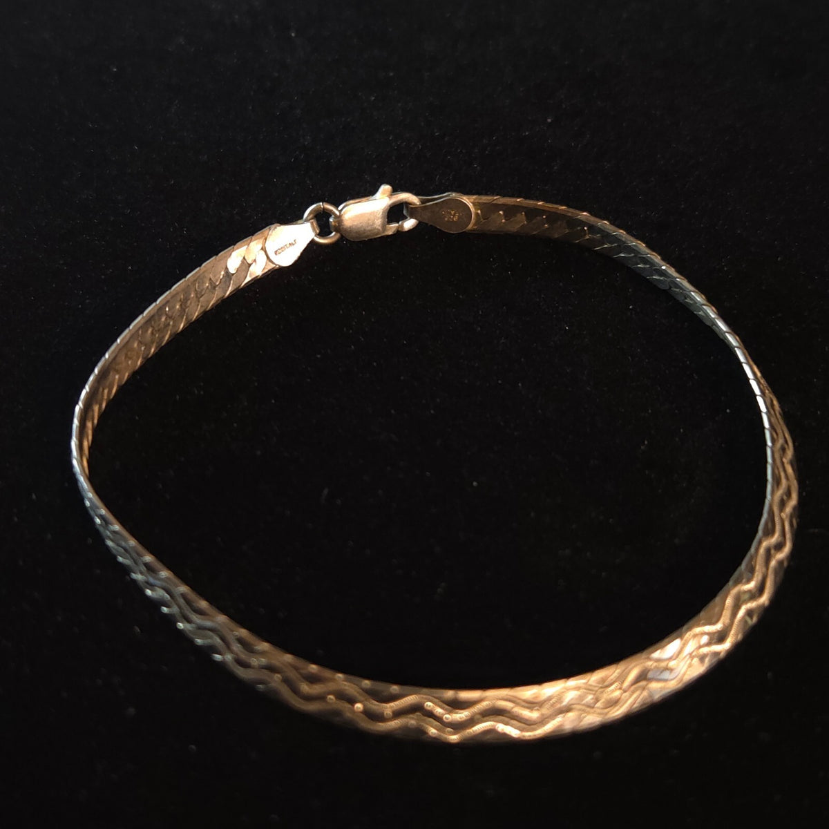 Vintage 7 1/2" Sterling Silver Etched Herringbone Bracelet