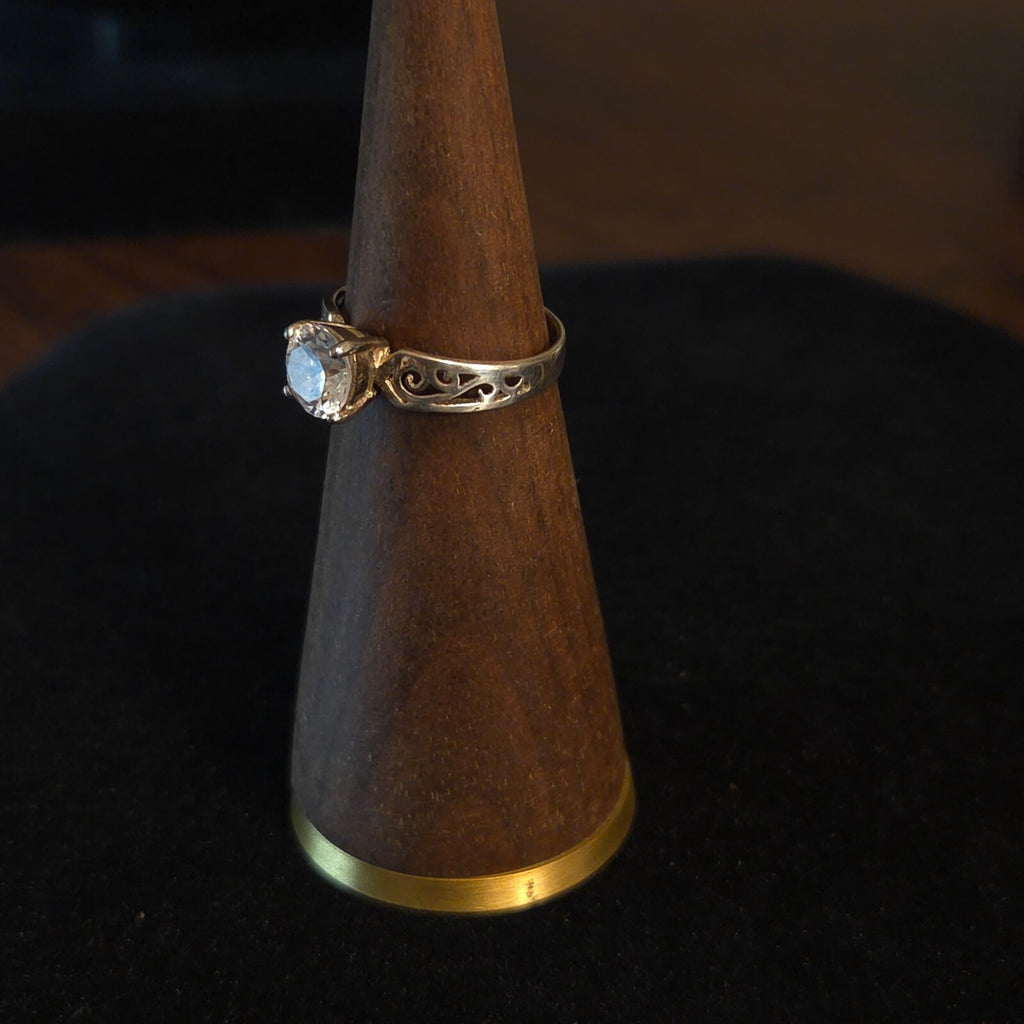 Vintage Size 6 Sterling Silver Filigree Ring with Center CZ