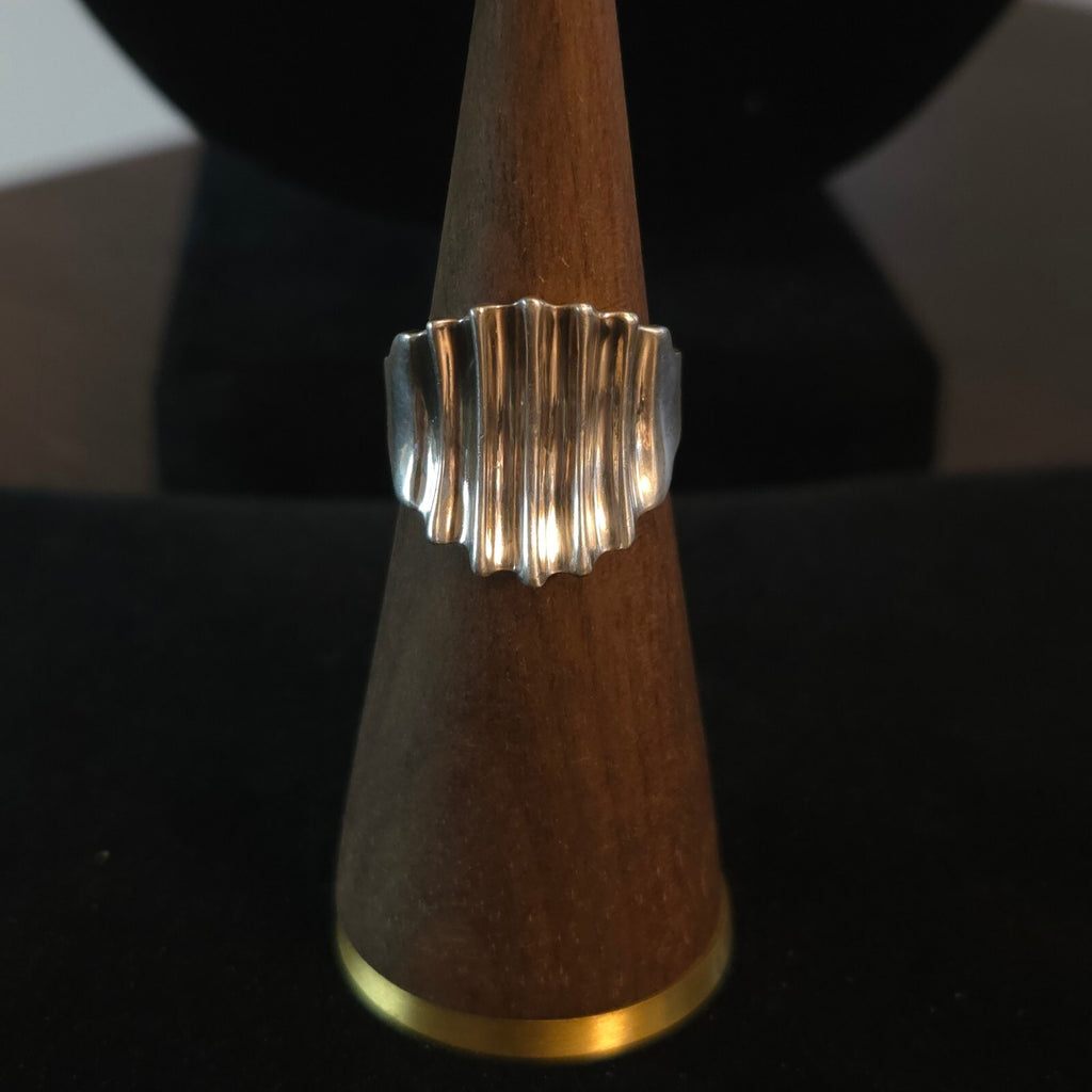 Vintage Size 7 Sterling Silver Ribbed Fluted Edge Ring