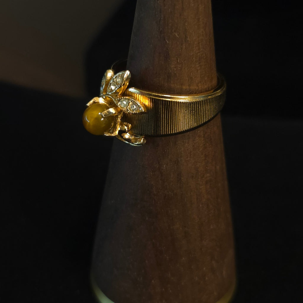 Vintage Size 7 14K HGE Ring with Brown Cats Eye