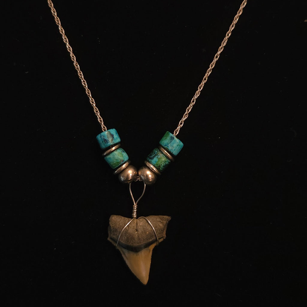 Sterling Silver 18" Turquoise & Sharks Tooth Necklace