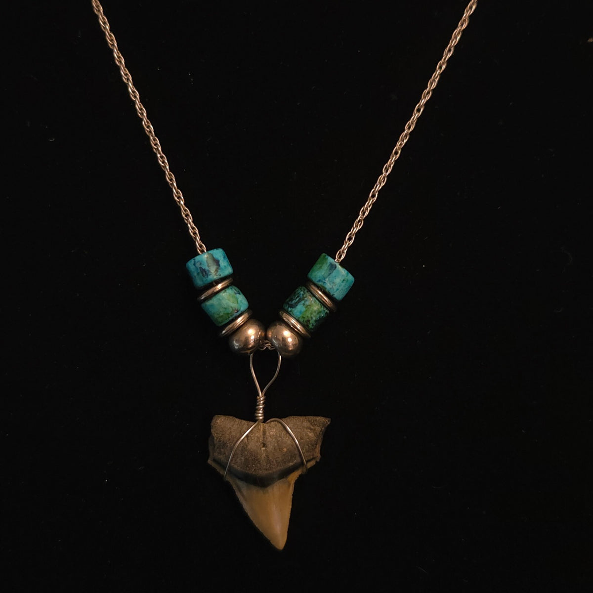 Sterling Silver 18" Turquoise & Sharks Tooth Necklace
