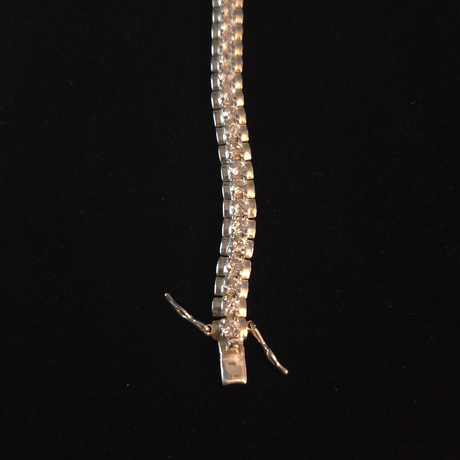 Vintage 7 1/2" Sterling Silver Tennis Bracelet