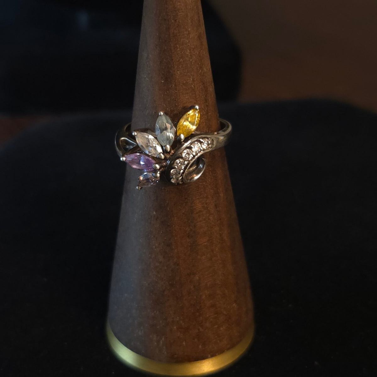 Vintage Size 6 Sterling Silver Floral Cluster Cocktail Ring