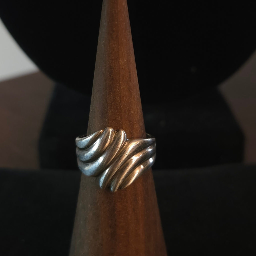 Vintage Size 6 Sterling Silver Wave Ring