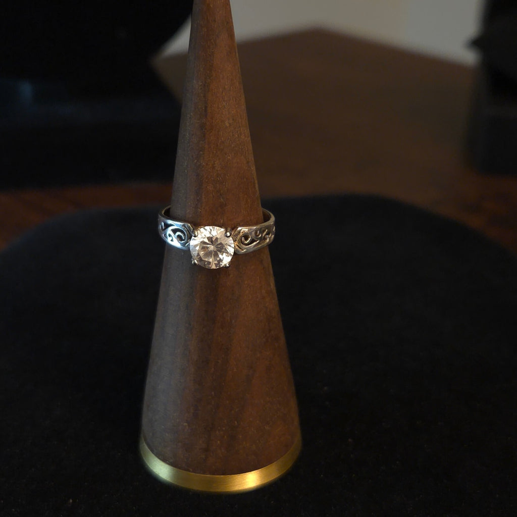 Vintage Size 6 Sterling Silver Filigree Ring with Center CZ