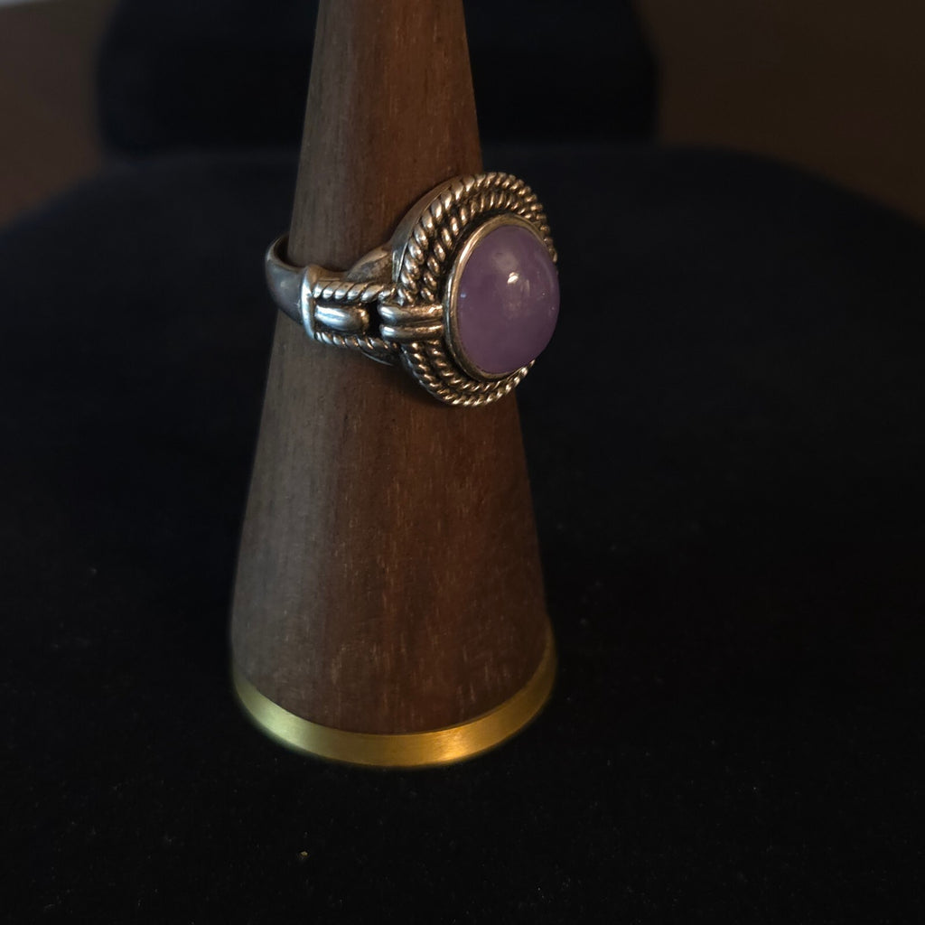Vintage Size 8 Sterling Silver Lavender Jadeite Stone Ring