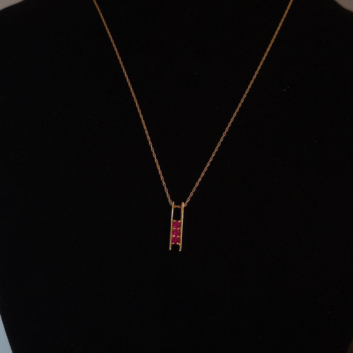 Vintage 18" 14K Gold & Ruby Vertical Bar Pendant Necklace