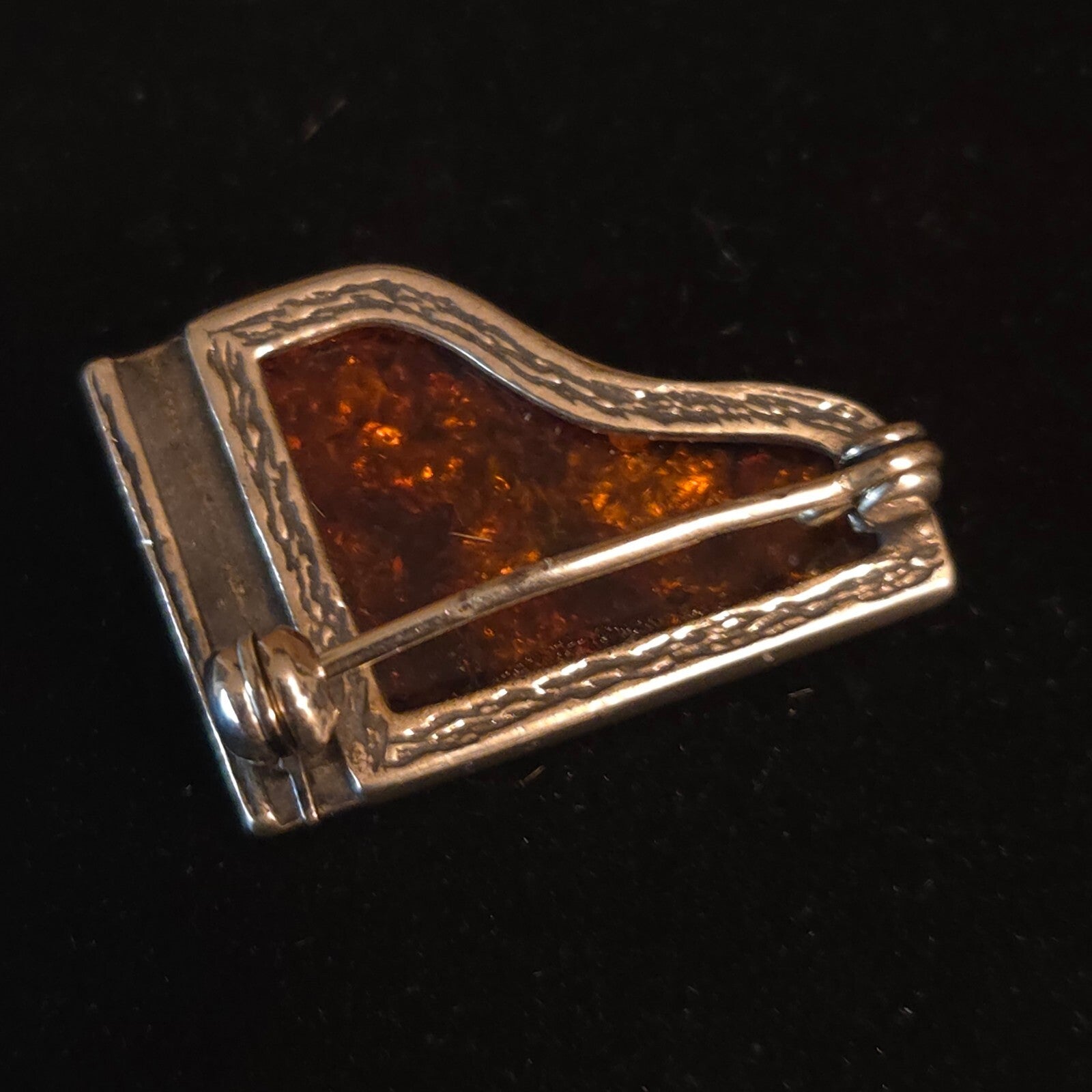 Valerio 888 Sterling Silver and Cognac Baltic Amber Grand Piano Pin