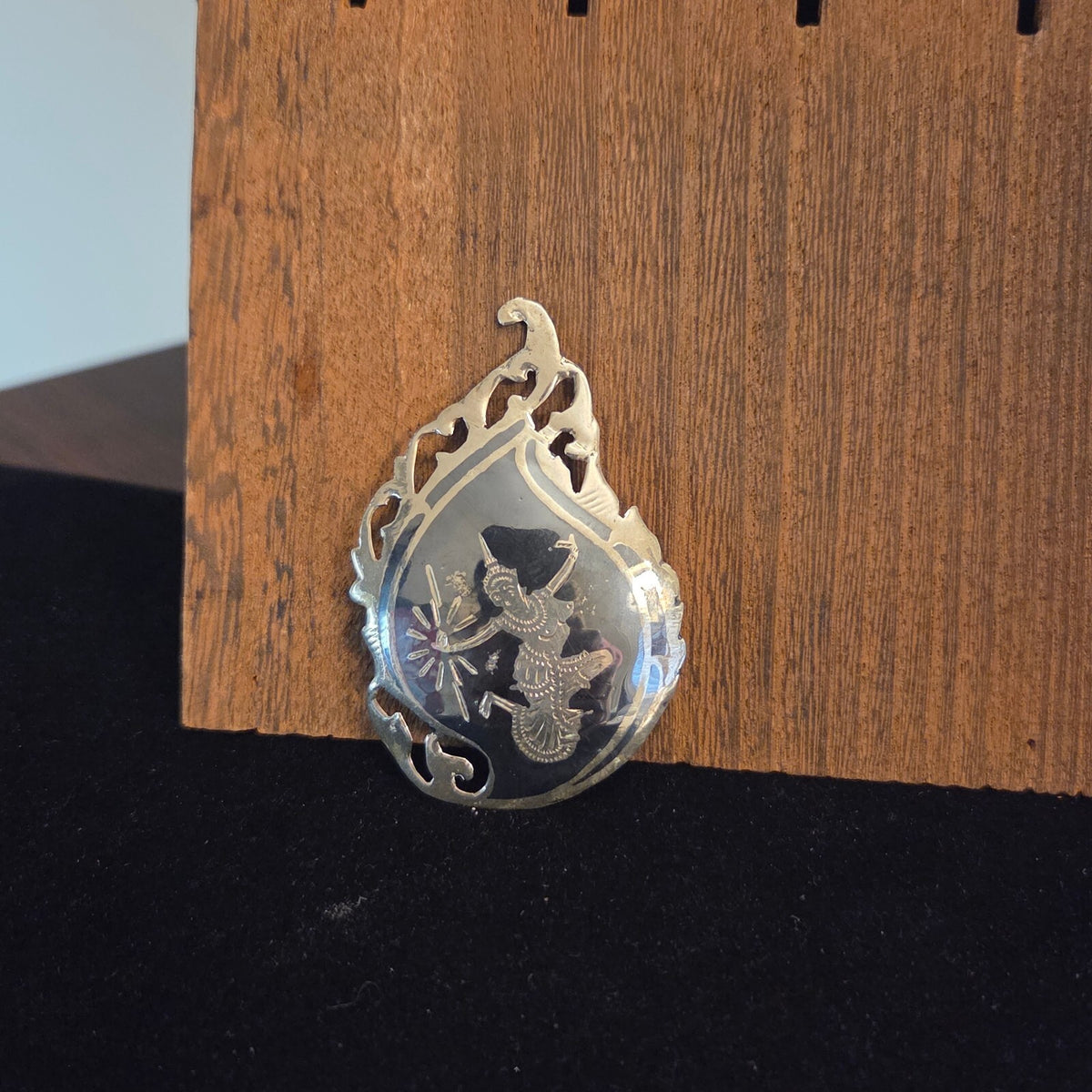 Vintage Siam Sterling Silver Niello Brooch