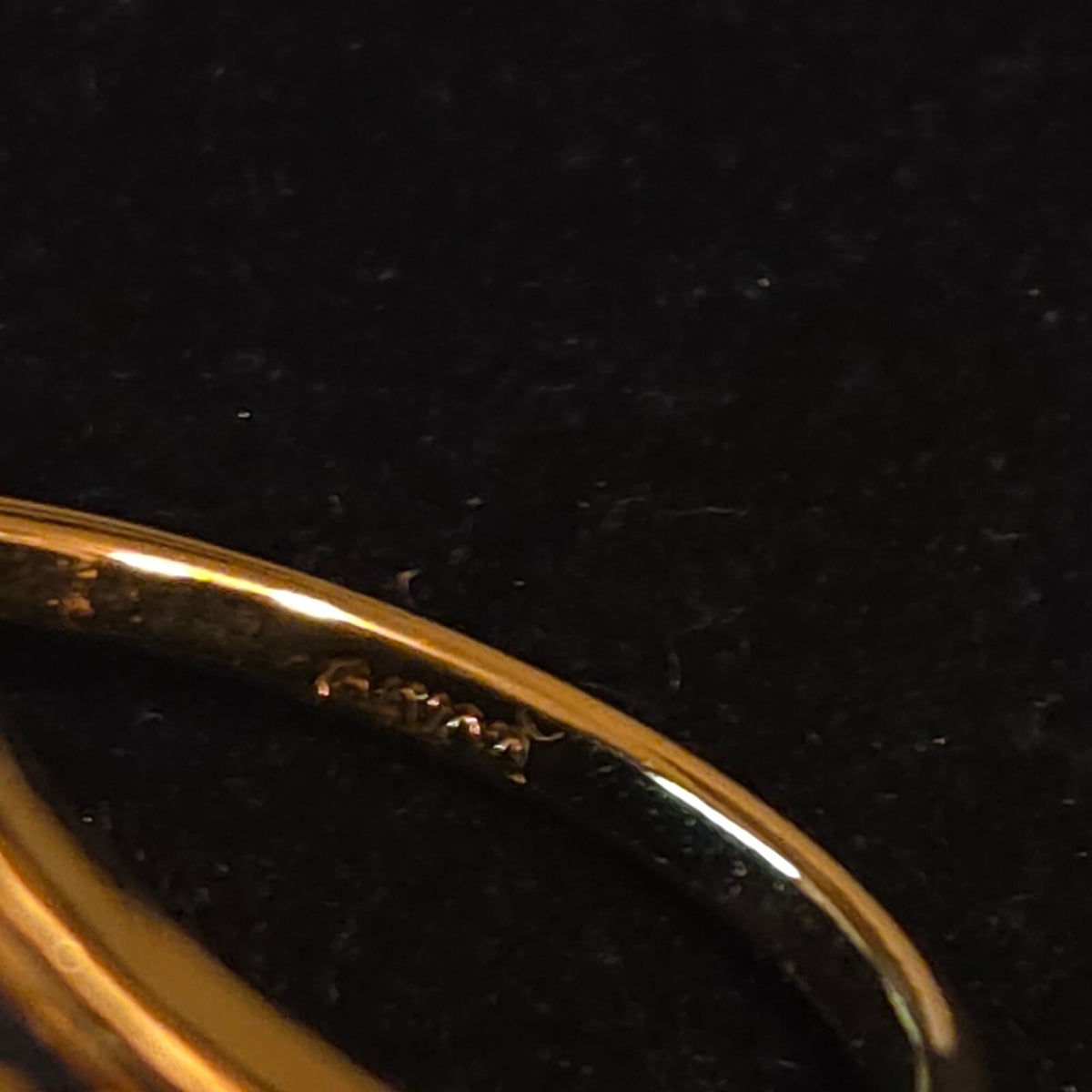 Avon Size 9.5 Gold Plated Emerald Color Marquise Ring
