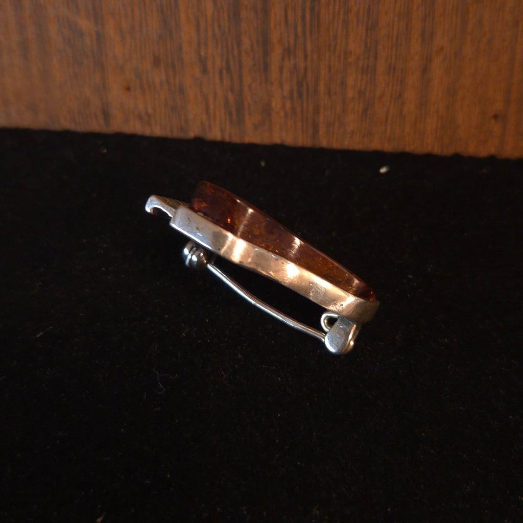 Valerio 888 Sterling Silver and Cognac Baltic Amber Grand Piano Pin