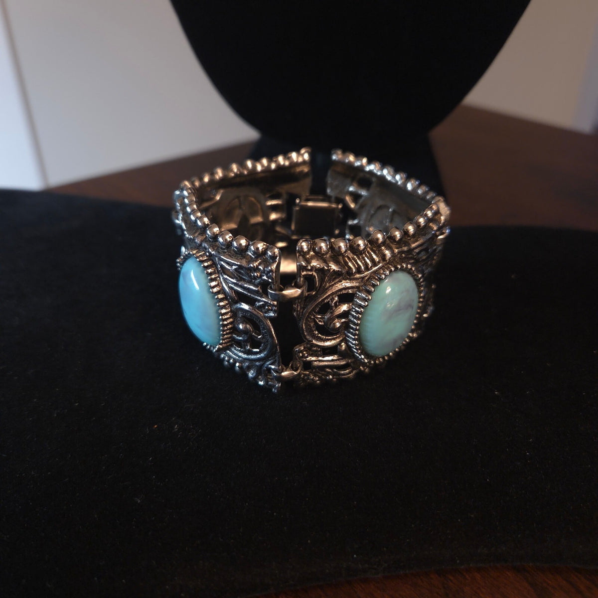 Vintage 7 1/2" Ornate Silver-Tone Turquoise Link Bracelet