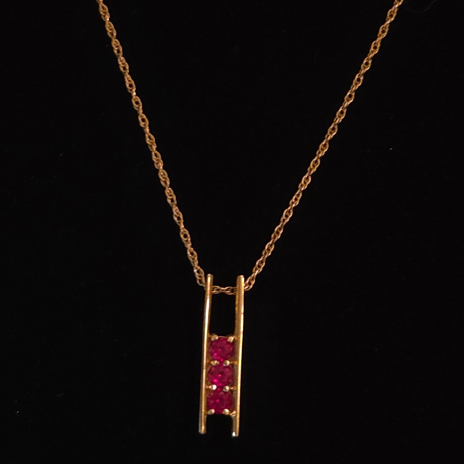Vintage 18" 14K Gold & Ruby Vertical Bar Pendant Necklace