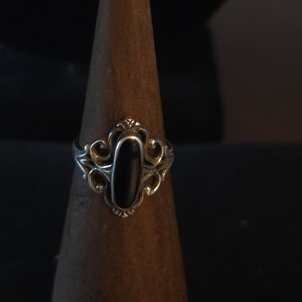 Vintage Size 7 Sterling Silver & Oval Black Tourmaline Ring