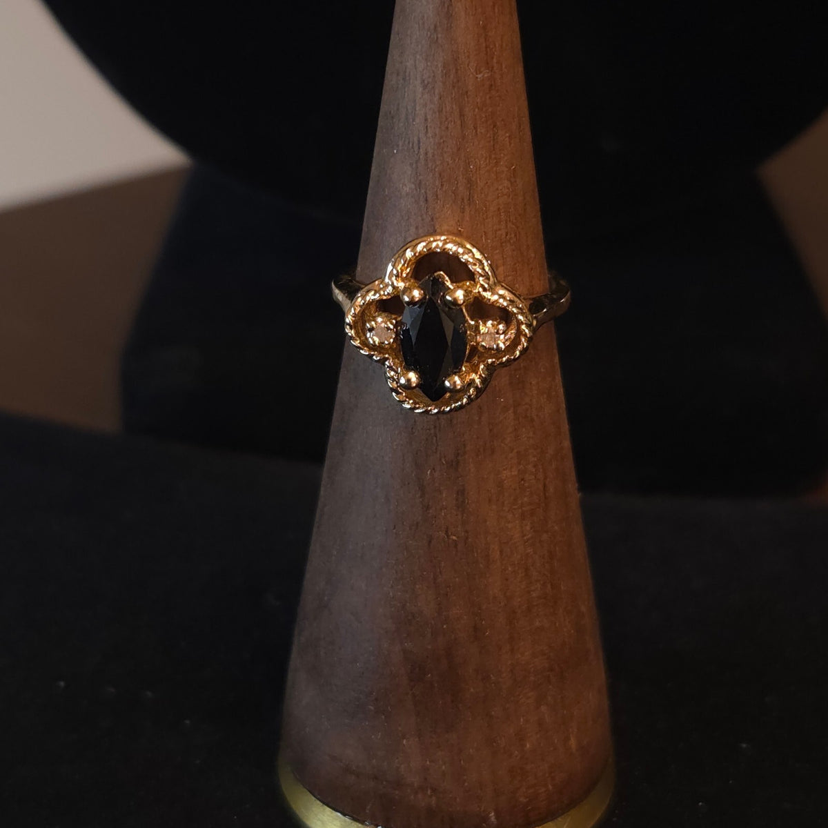 Vintage 24K HGE LIND Black Marquise Clover Size 6 Ring