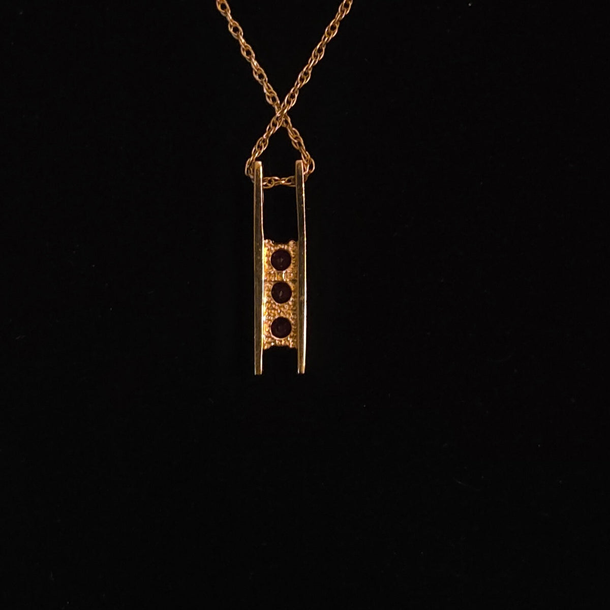 Vintage 18" 14K Gold & Ruby Vertical Bar Pendant Necklace