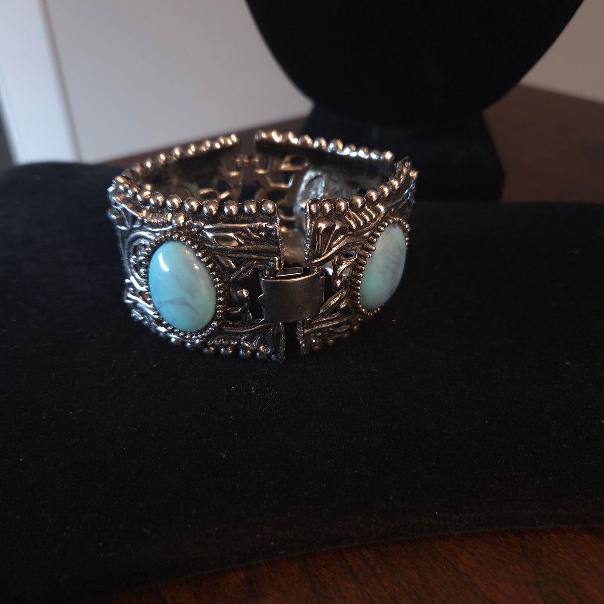 Vintage 7 1/2" Ornate Silver-Tone Turquoise Link Bracelet