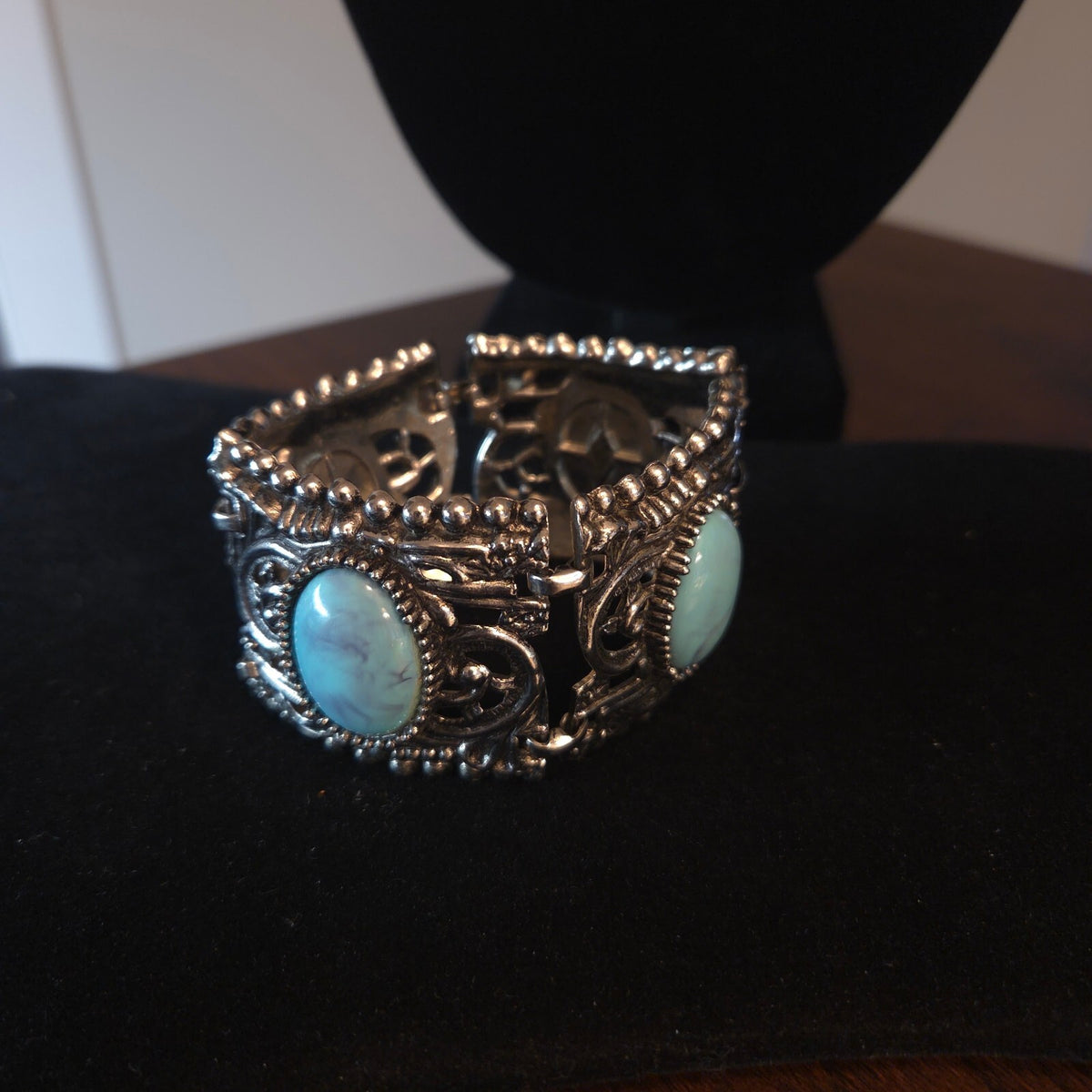 Vintage 7 1/2" Ornate Silver-Tone Turquoise Link Bracelet