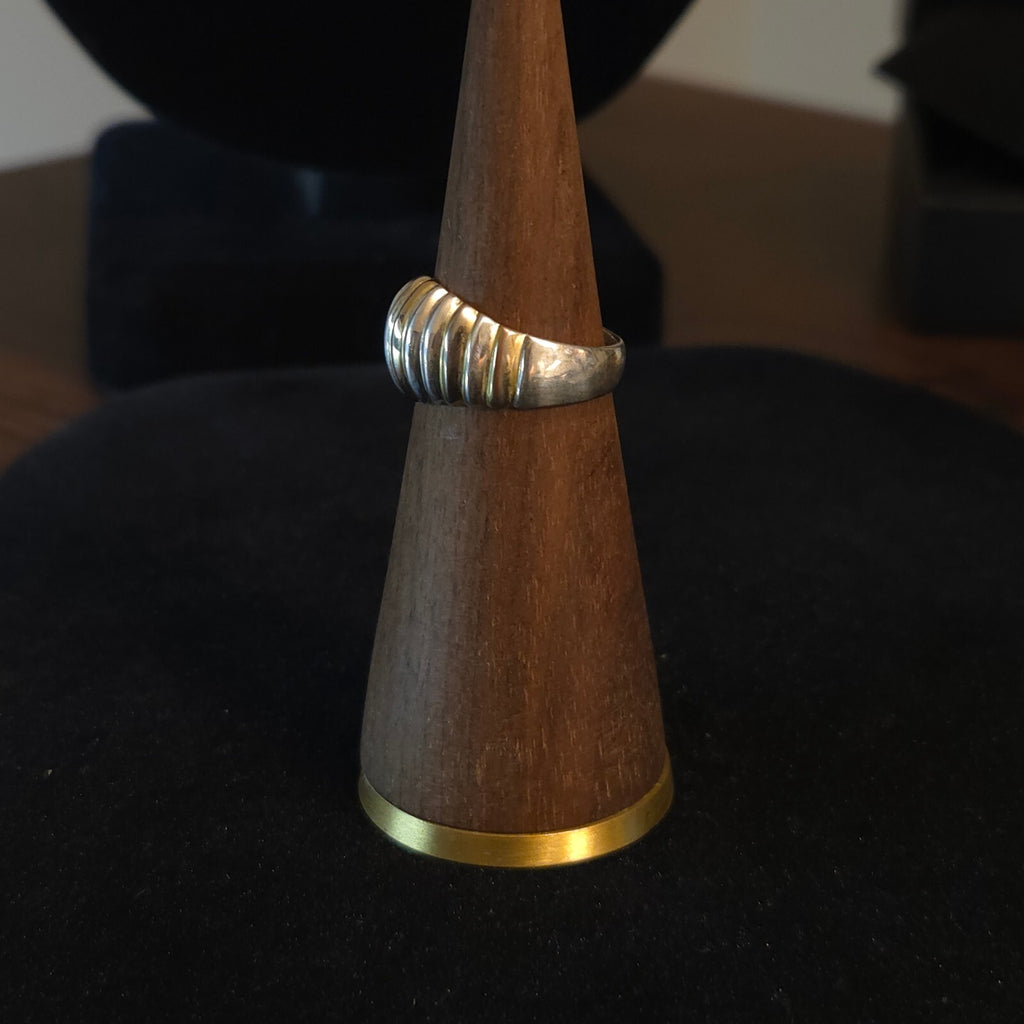 Vintage Size 7 Sterling Silver Two-Tone Ribbed Ring