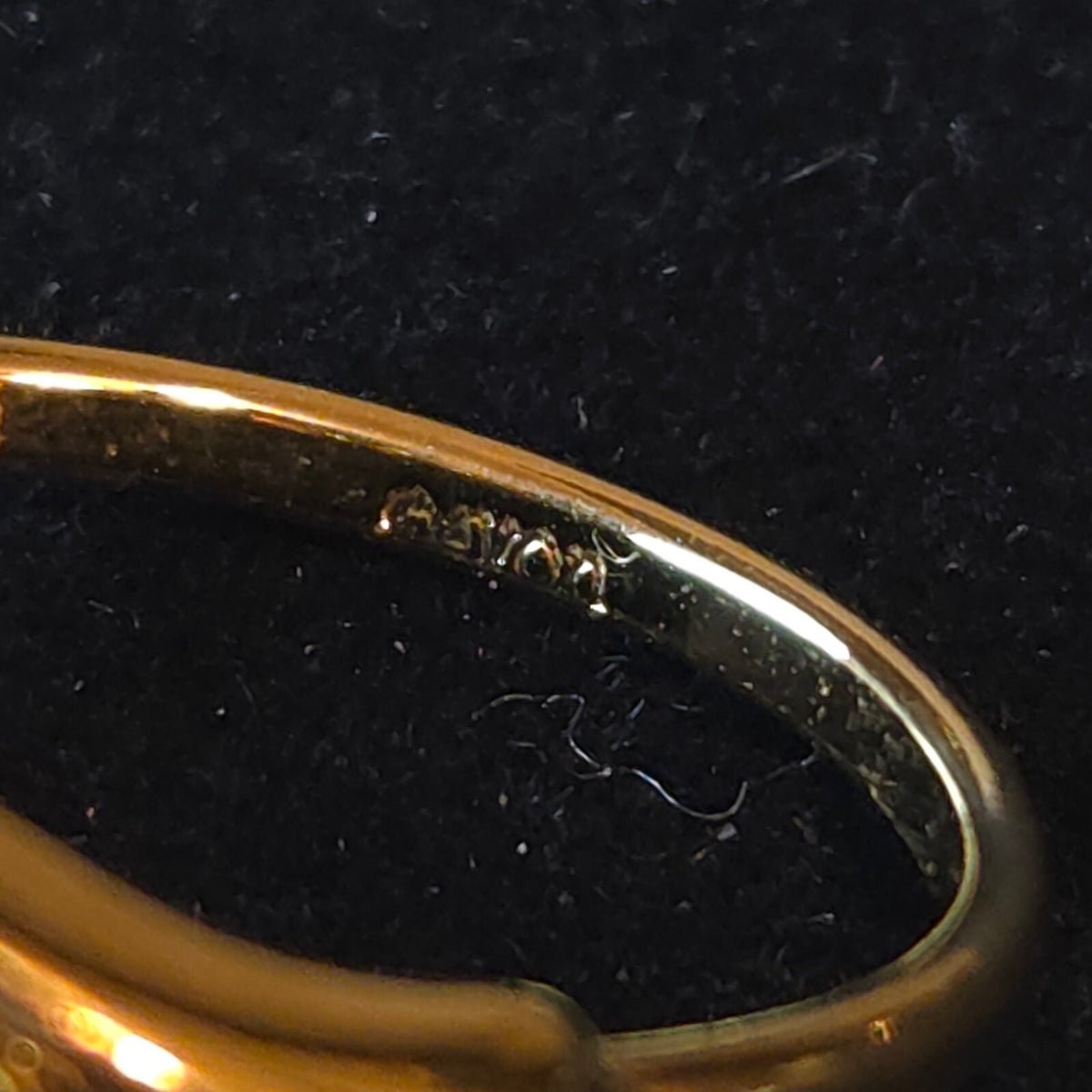 Avon Size 9.5 Gold Plated Emerald Color Marquise Ring