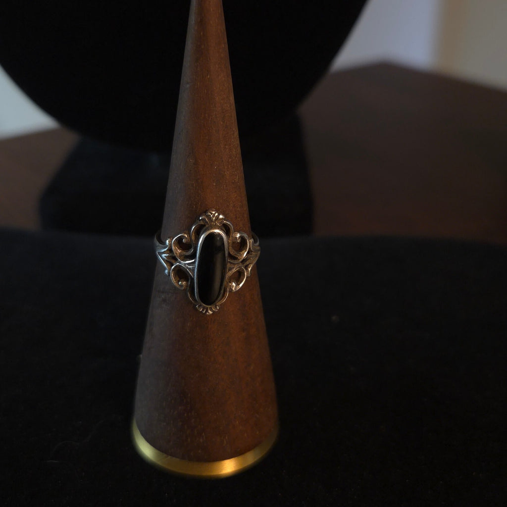 Vintage Size 7 Sterling Silver & Oval Black Tourmaline Ring
