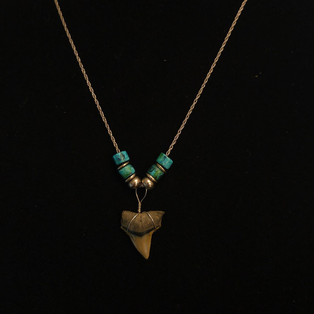 Sterling Silver 18" Turquoise & Sharks Tooth Necklace
