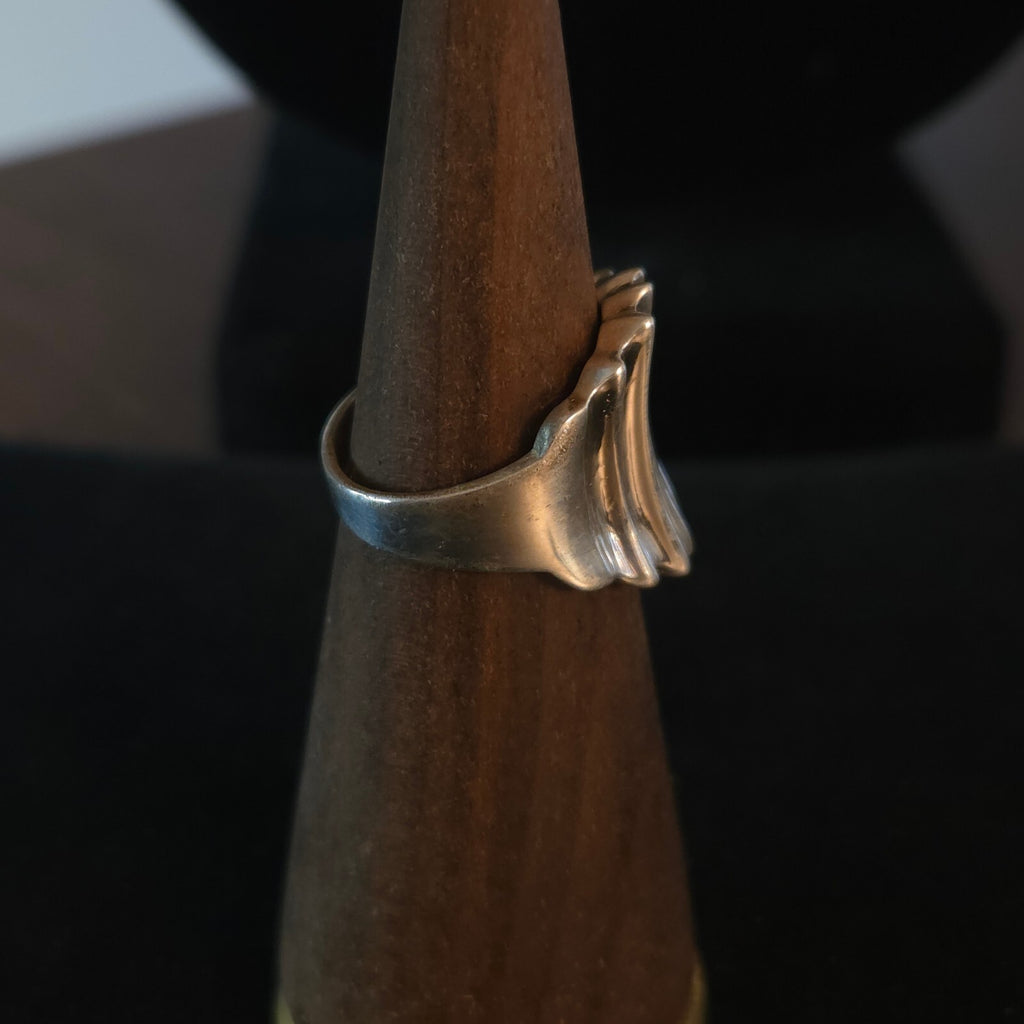 Vintage Size 7 Sterling Silver Ribbed Fluted Edge Ring